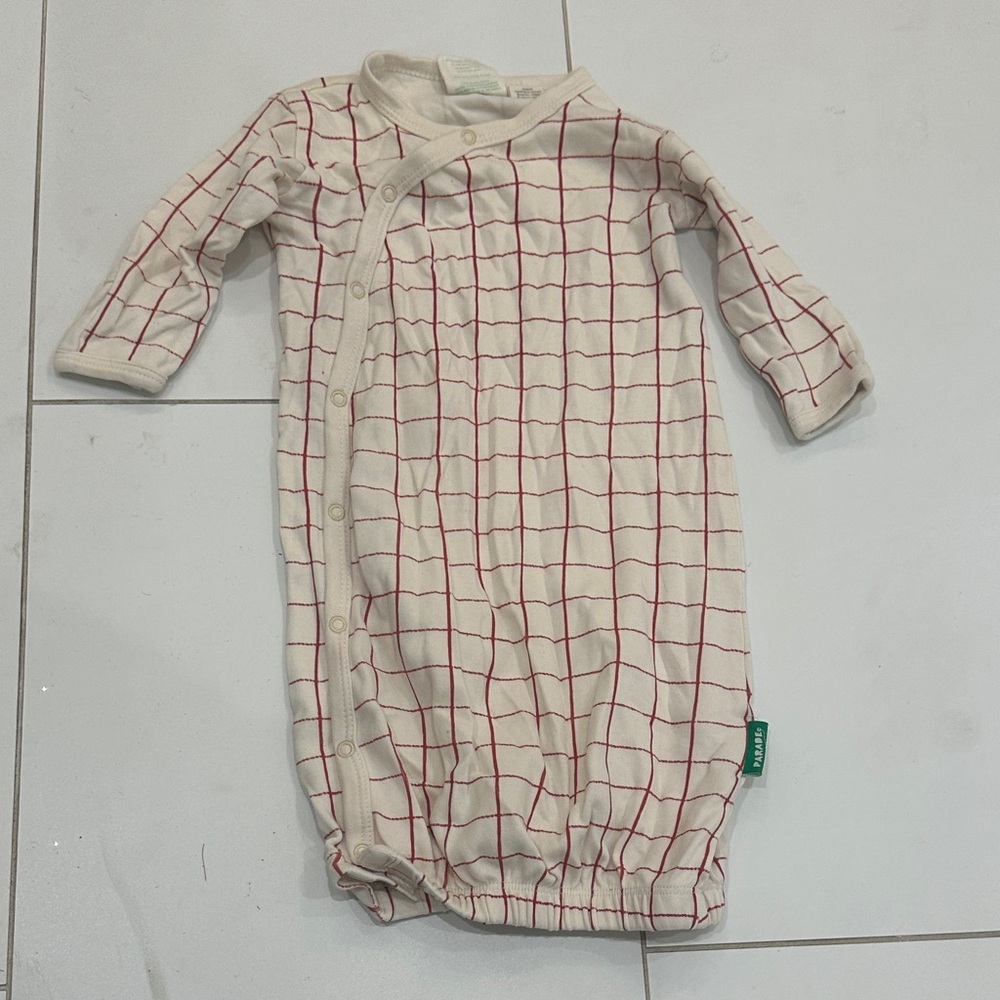 Parade gown organic cotton  Cream and Red Baby Pajamas 0/3m